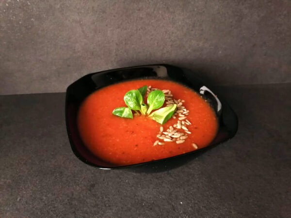 Delikatna zupa krem z papryki